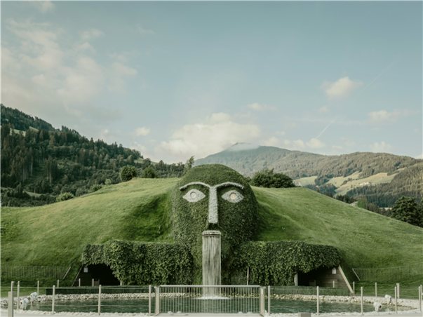 [비즈니스탑승] 동유럽 3국 9일 (체코/헝가리/오스트리아) ＜전 일정 4성호텔/ 크리스탈월드 입장포함 /프라하시내호텔1박 / 2대도시 자유시간＞